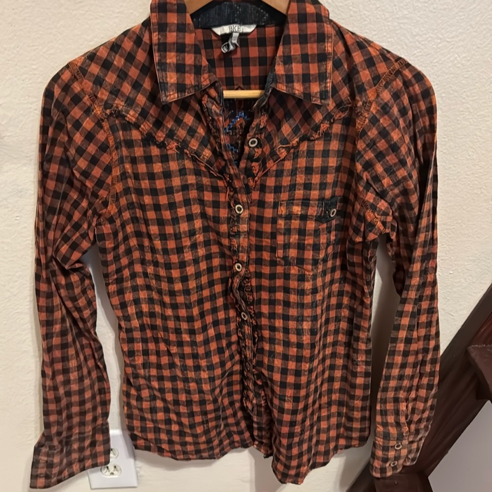 Woman’s BKE S flannel long sleeve button down shirt